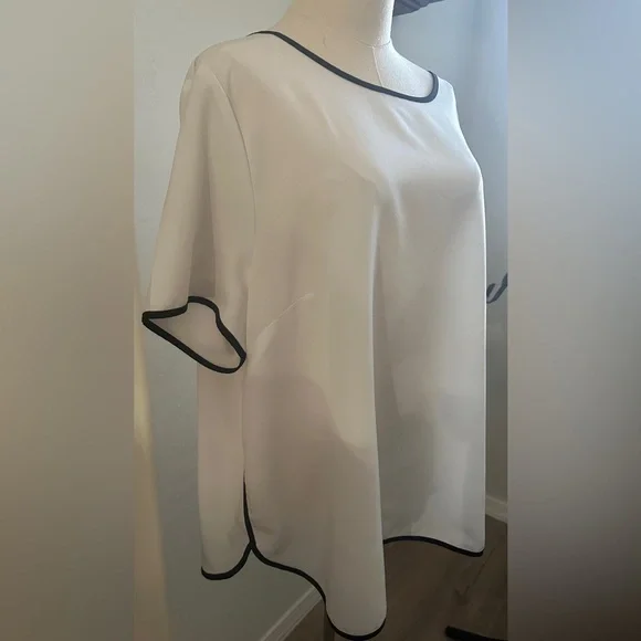 Forever 21 White Bell Sleeve Boxy Top - Picture 2 of 5